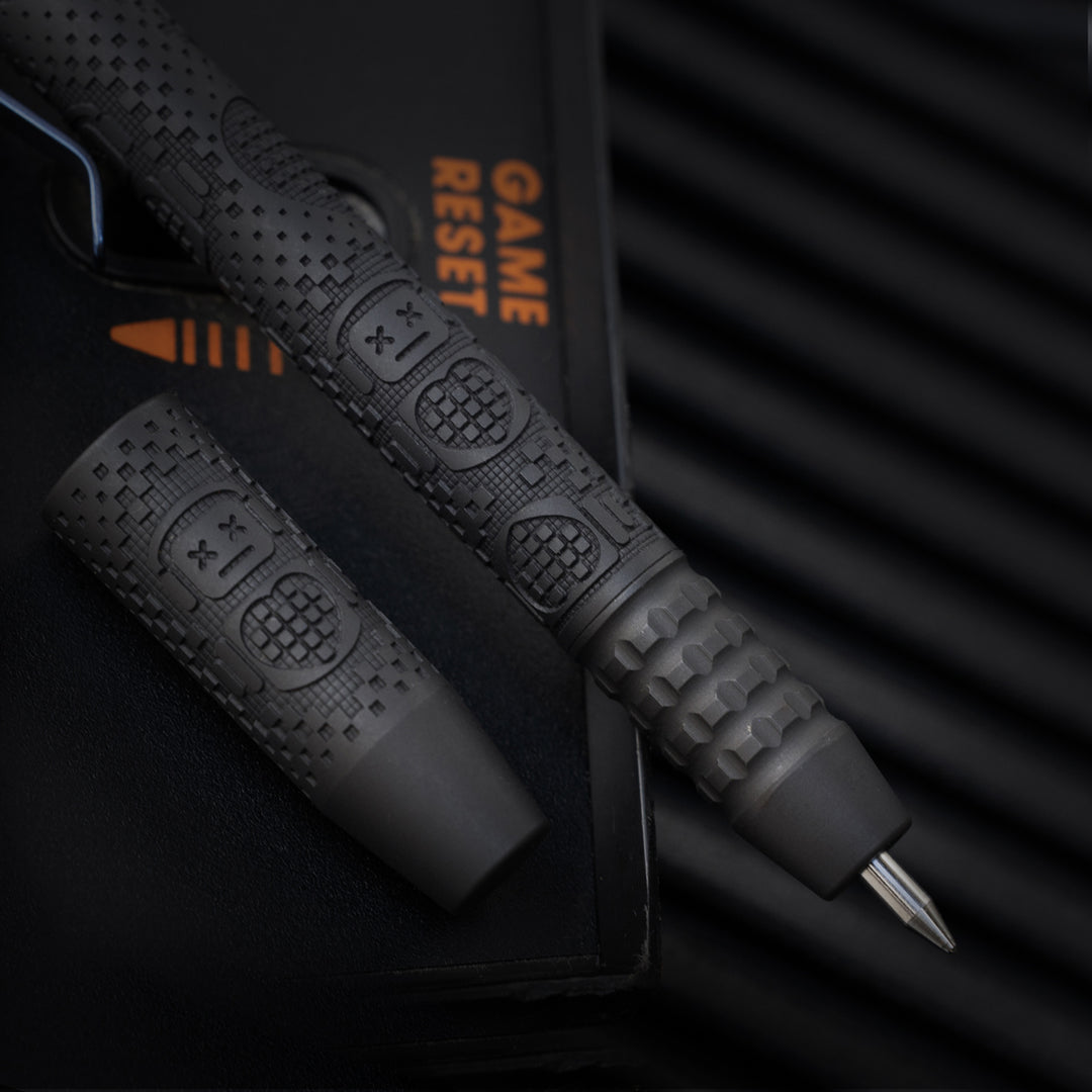 Titanium TechLiner Grid Pen -- Robot Heart (Black TRD)