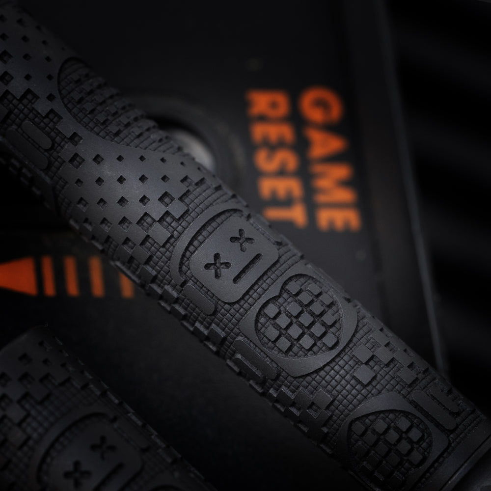 Titanium TechLiner Grid Pen -- Robot Heart (Black TRD)