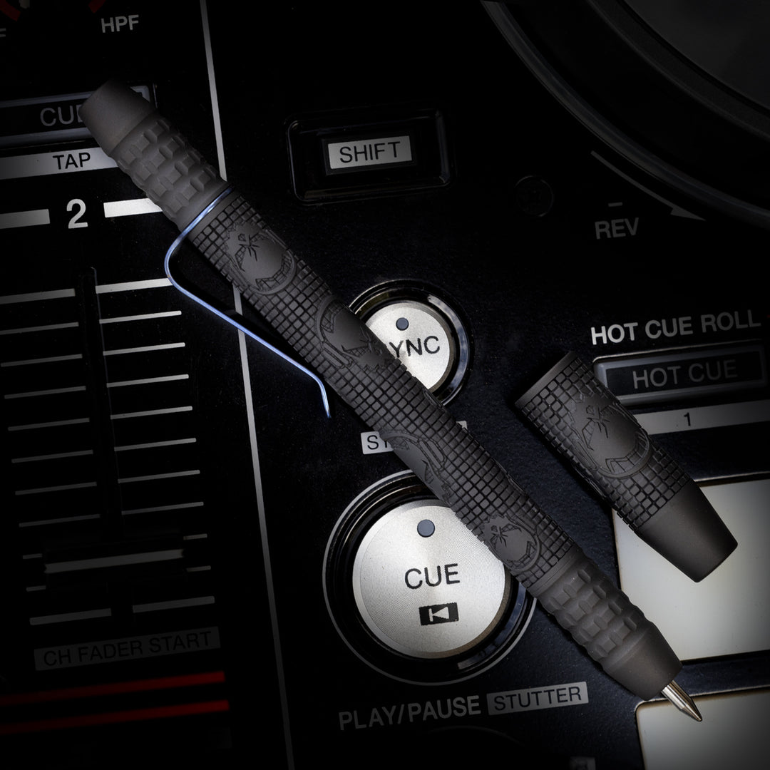 Titanium TechLiner Grid Pen -- Ladetta (Black TRD)