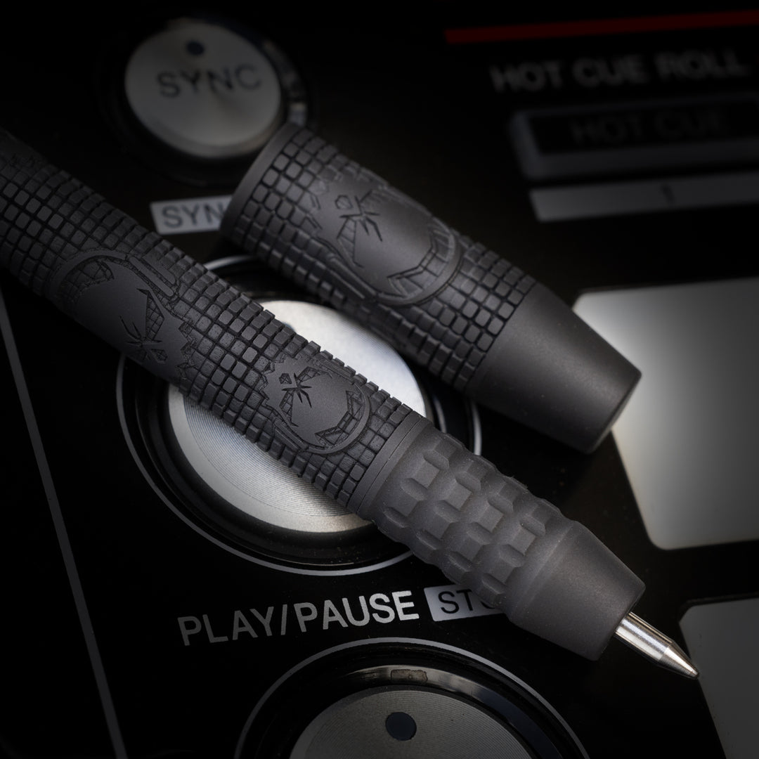 Titanium TechLiner Grid Pen -- Ladetta (Black TRD)