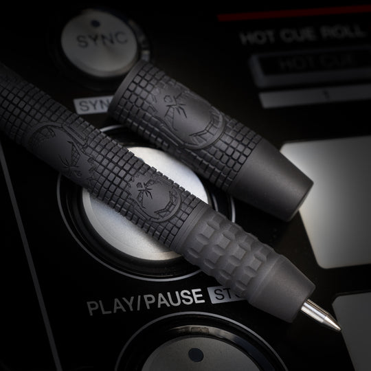 Titanium TechLiner Grid Pen -- Ladetta (Black TRD)