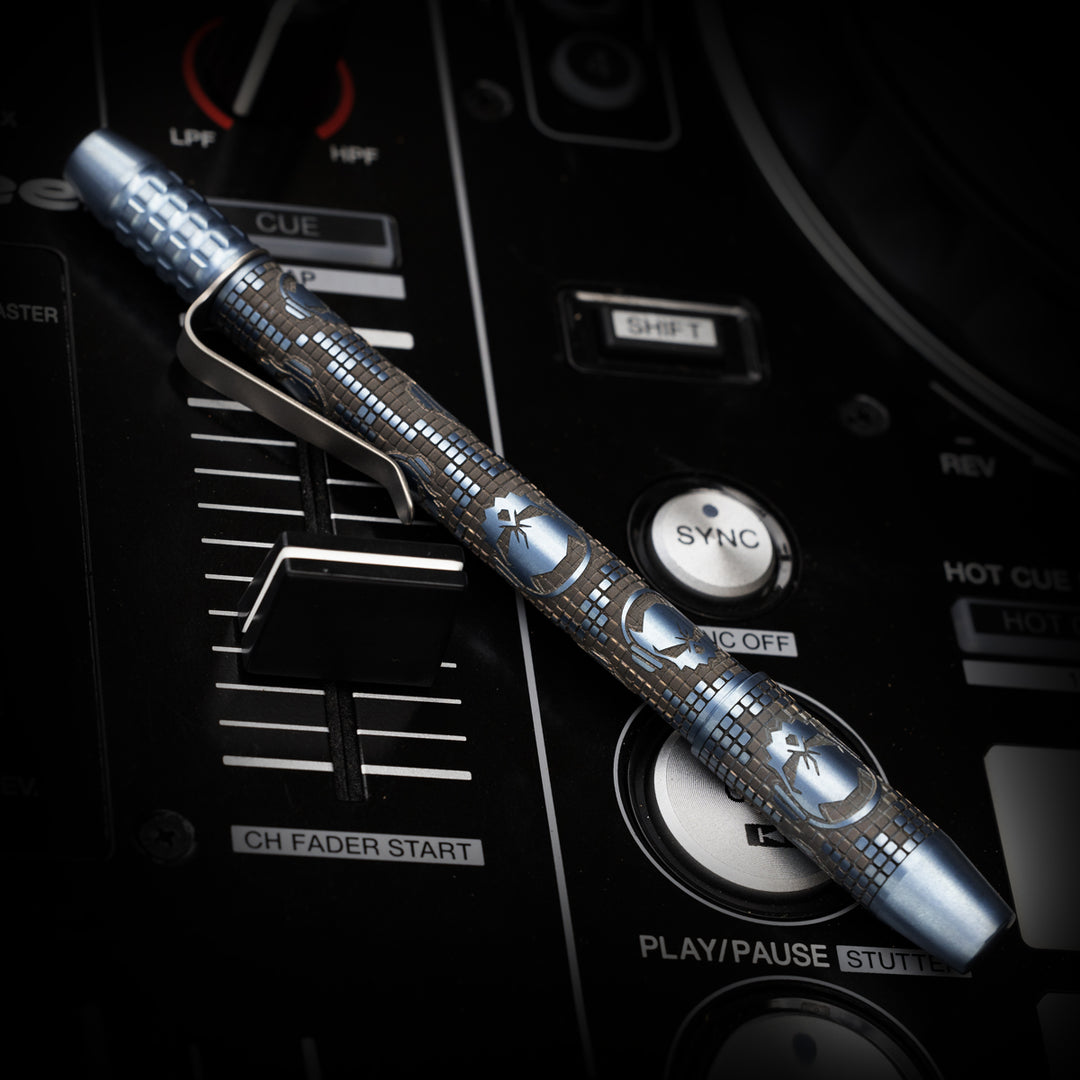 Titanium TechLiner Grid Pen -- Ladetta (Oil Slick Blue)