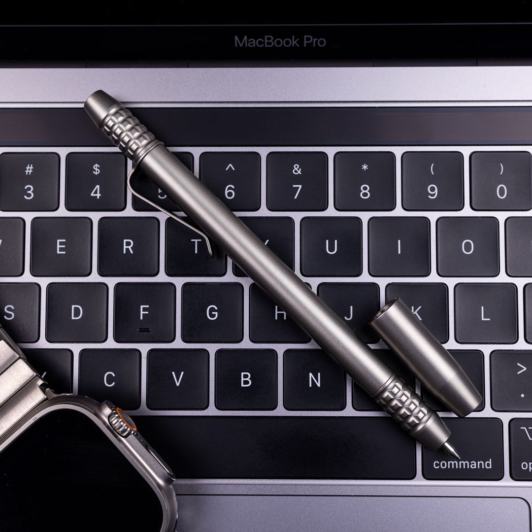Titanium TechLiner Grid Pen -- (Space Gray)