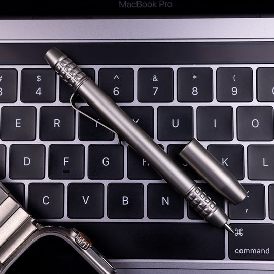 Titanium TechLiner Grid Pen -- (Space Gray)