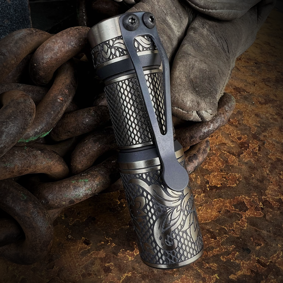 CWF Arcadian Flashlight - Checkered Paisley (FallOut TRD / Bronze Ano)
