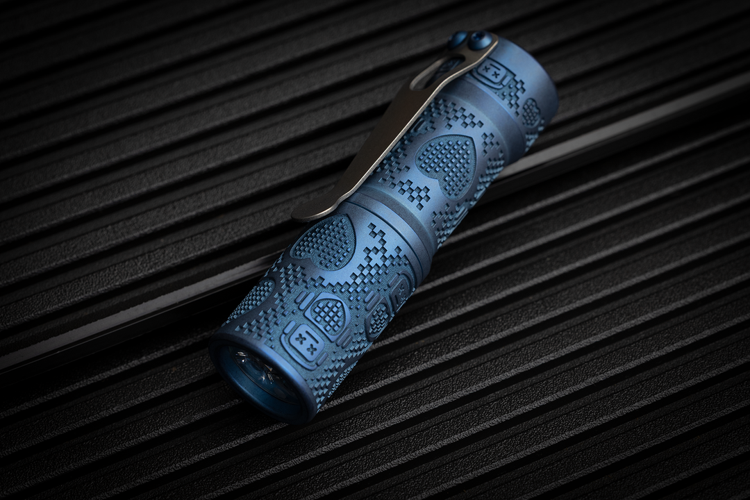 CWF Arcadian Flashlight - Robot Heart (Blue Ano / Tumbled) Quantum Dragon