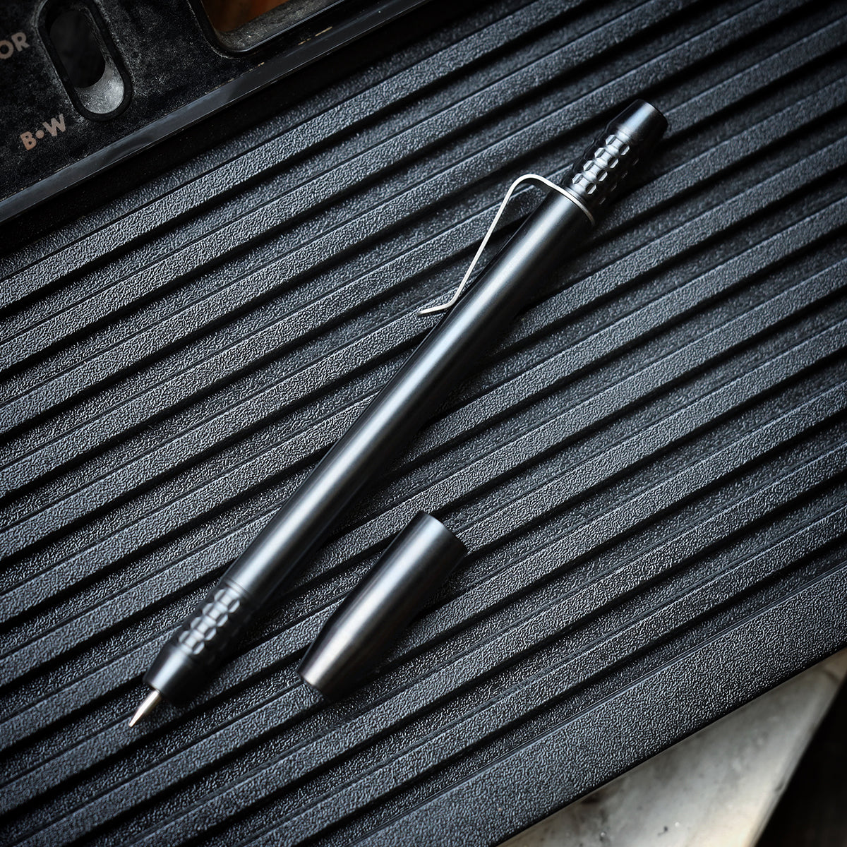 Titanium TechLiner Grid Pen -- DLC (Hand Sanded) – Ti2 Design